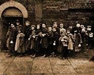 Children queuing for their Farthing breakfast ©National Archives